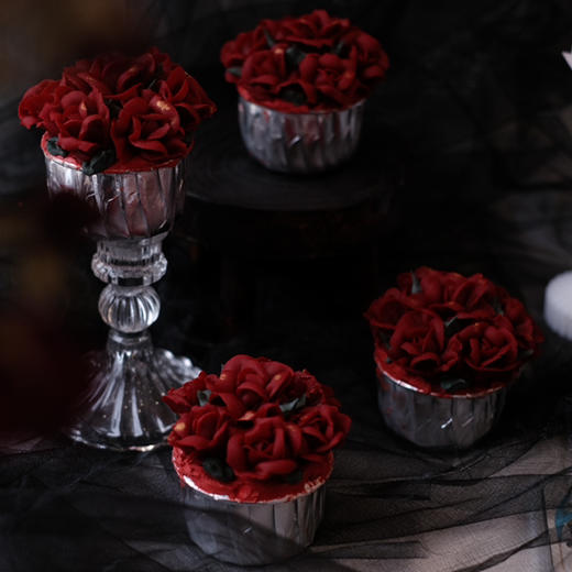 520绽放玫瑰四朵|豆沙韩式裱花（纸杯蛋糕） 商品图0