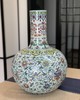 斗彩缠枝莲暗八仙天球瓶 商品缩略图0