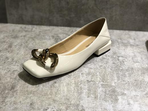 IUIU SECOND春夏金属饰扣方头浅口矮跟鞋  U21CE33711 商品图2
