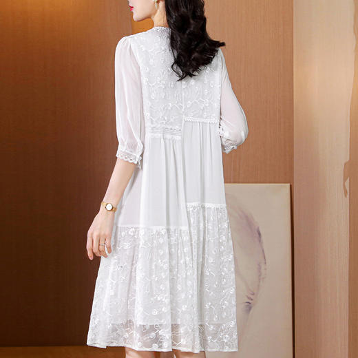 时尚气质，中袖薄款桑蚕丝拼接刺绣减龄中长款真丝连衣裙KQN-B21009 商品图3