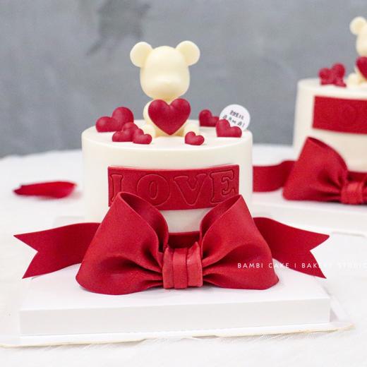 𝗟𝗢𝗩𝗘小熊蝴蝶结奶油蛋糕 商品图0