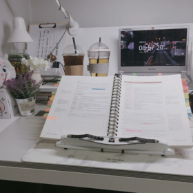 在失控的生活里，做好自己的摆渡人