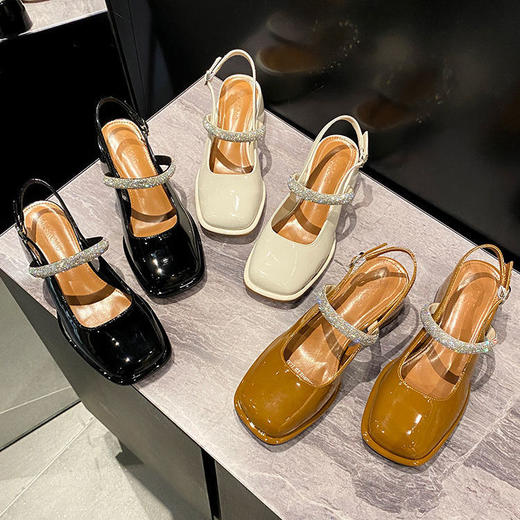 2022年新款夏季包头凉鞋女夏粗跟中跟水钻方头一字带高跟鞋 商品图0