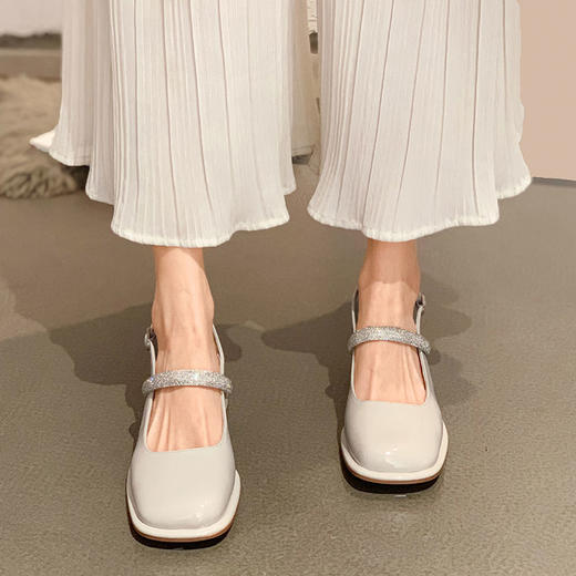 2022年新款夏季包头凉鞋女夏粗跟中跟水钻方头一字带高跟鞋 商品图7