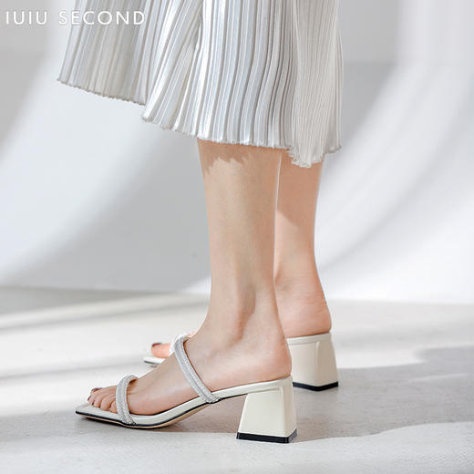 IUIU SECOND 夏季法式方头粗跟细带水钻凉拖鞋U21BJ23491 商品图4