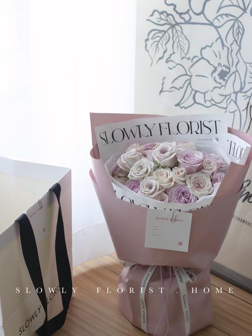 灰紫玫瑰花束 商品图3