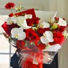 《朱砂痣与白月光》红玫瑰蝴蝶兰花束 商品缩略图8