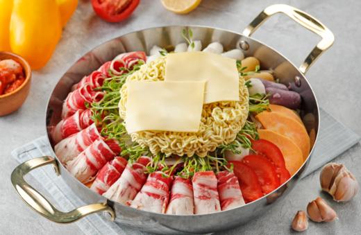 天空之城-辛明堂洞芝士年糕火锅 商品图1