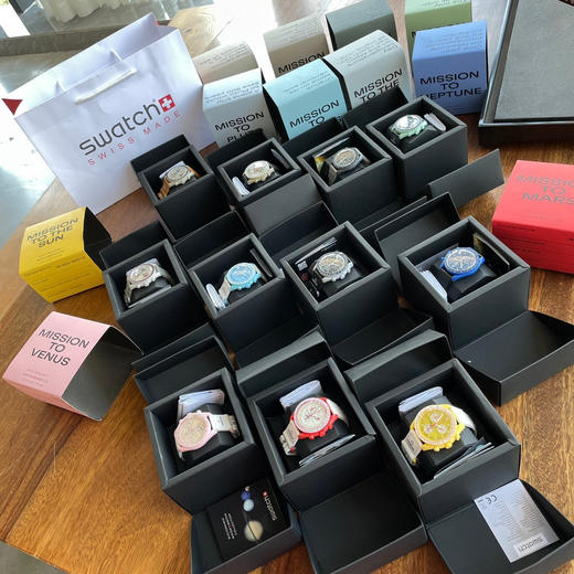 爆款来啦～贸易公司订单货 欧米*swatch联名款实物，年轻版超霸BIOCERAMIC MoonSwatch星球系列！价值2500+有钱买不到系列 商品图1