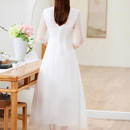 OG-A9005 优雅气质修身圆领五分袖拼接刺绣连衣裙 商品图2