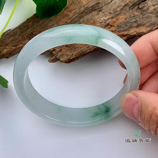 派瑞翡翠 翡翠手镯 糯冰种 飘绿色 商品图2