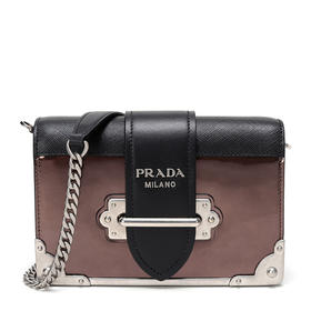 PRADA 普拉达 女士 Cahier系列 Saffiano 皮革金属刻字徽标黑拼棕色斜挎单肩包 黑色 1BH018 2B1E F0N52 WCH