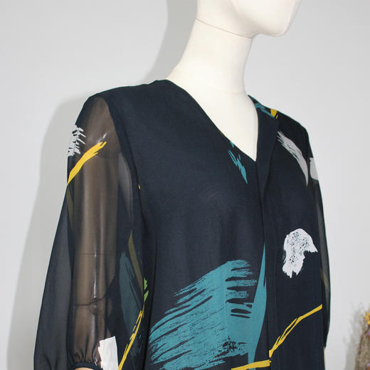 FOCALS福柯斯夏季新款宽松休闲V领七分袖印花套头衬衫F2Y2N216GV 商品图3