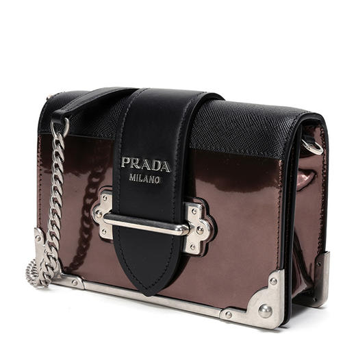 PRADA 普拉达 女士 Cahier系列 Saffiano 皮革金属刻字徽标黑拼棕色斜挎单肩包 黑色 1BH018 2B1E F0N52 WCH 商品图1