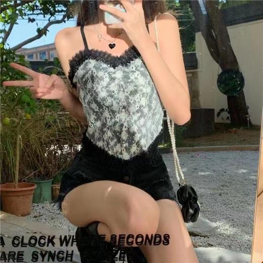 【甜美纯欲风！性感蕾丝吊带】免穿内衣自带胸垫，法式超仙无袖上衣！辣妹美背无钢圈背心，打底外穿裹胸内搭碎花无袖T恤 商品图7