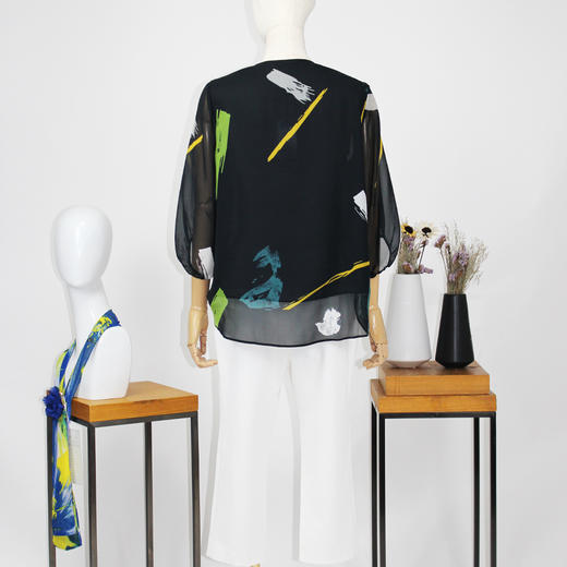 FOCALS福柯斯夏季新款宽松休闲V领七分袖印花套头衬衫F2Y2N216GV 商品图2