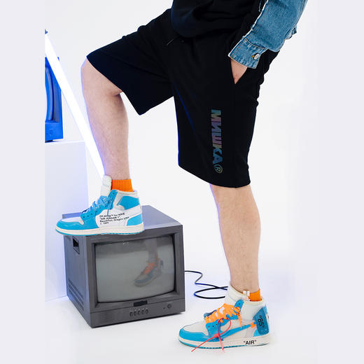 MISHKA大眼球潮牌2022春夏新品街头休闲运动短裤五分裤男女M21100892M 商品图1