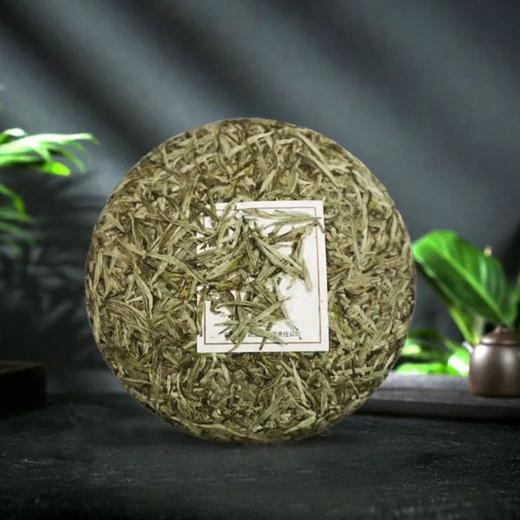 《中粮-中茶》 2022年（首春单芽老树白茶）福鼎白茶太姥银针5912白毫银针白茶饼200g/饼 商品图4
