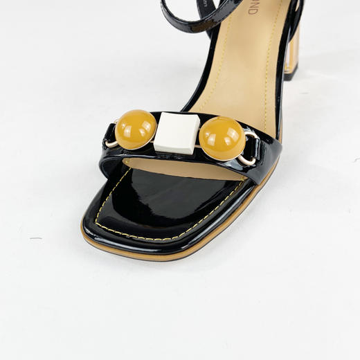 IUIU SECOND 夏季方头糖果一字带露趾高跟凉鞋U20BG23321 商品图3