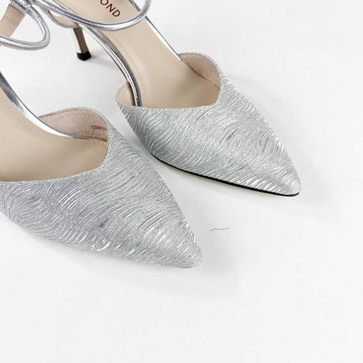 IUIU SECOND 时尚水波纹格利特尖头高跟后空凉鞋U20AH10491 商品图3