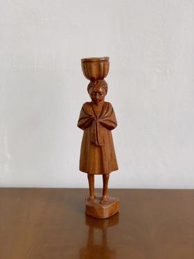 东南亚中古木雕 背着婴儿的少女形象X0274