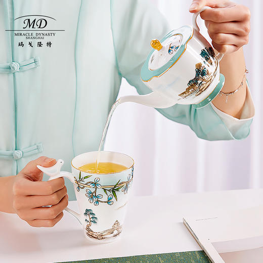 【6F】玛戈隆特 M20西湖盛宴骨瓷小鸟对杯 家用中式创意情侣马克杯礼盒装 商品图2
