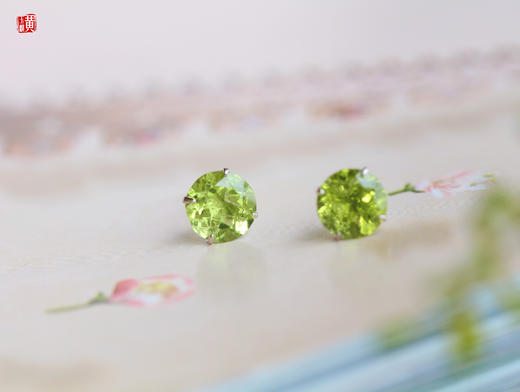 橄榄石耳钉  镶嵌：925银镶（银色、镀金款） 商品图1