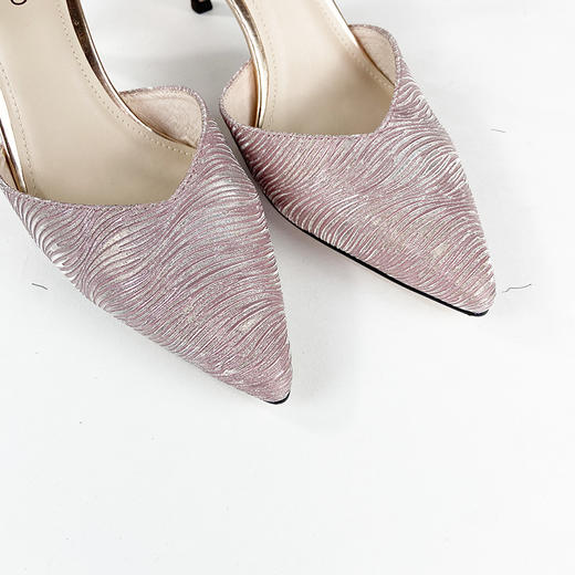 IUIU SECOND 时尚水波纹格利特尖头高跟后空凉鞋U20AH10491 商品图7