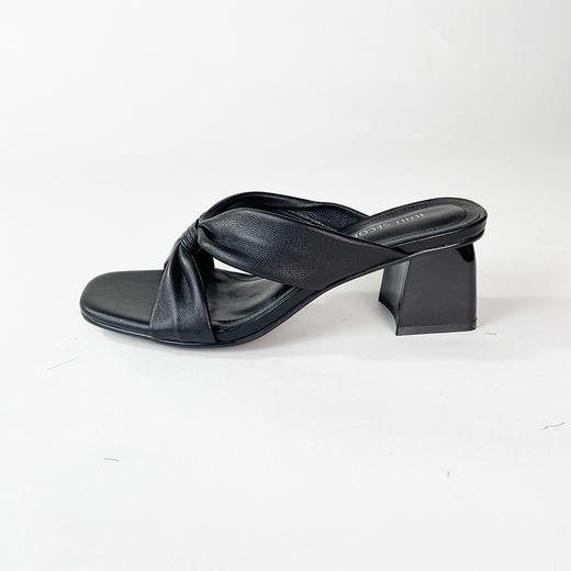 IUIU SECOND 夏季柔软羊皮方头交叉带粗跟凉拖鞋U20BJ23421 商品图7