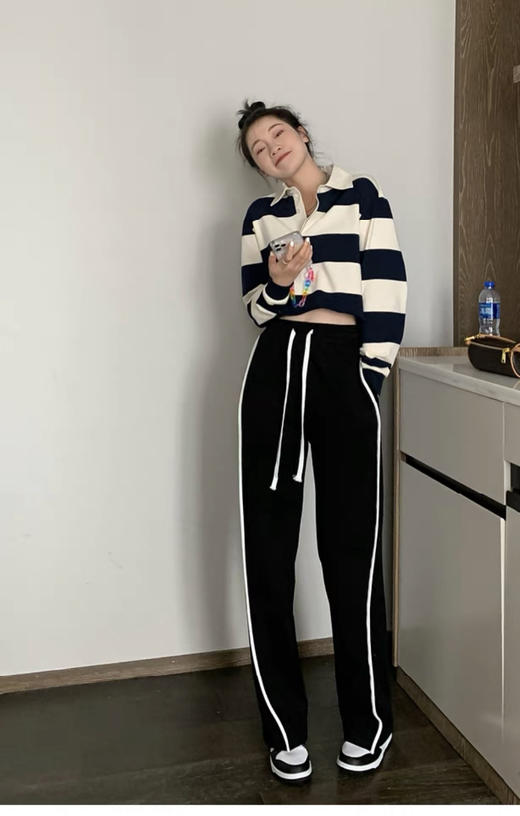 （清仓现货）【社群供W】25326松紧腰侧条直筒裤 商品图0