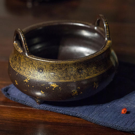 清 黑釉描金冲耳三足香炉 商品图2