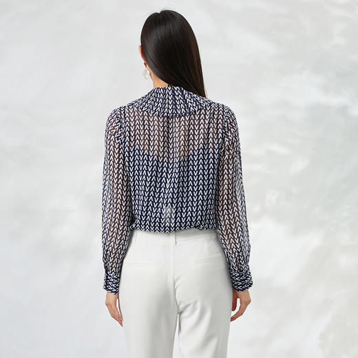 EITIE爱特爱秋季新款洋气职业干练显瘦系带几何印花衬衫上衣衬衣6609309 商品图4