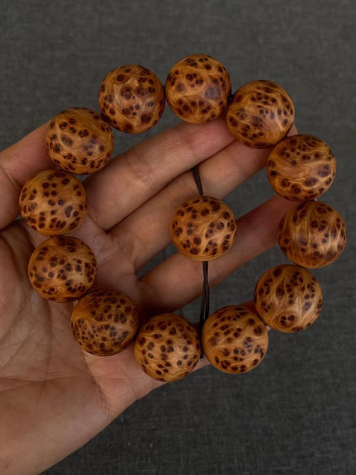 太行山崖柏满雀眼2.0手串 商品图1