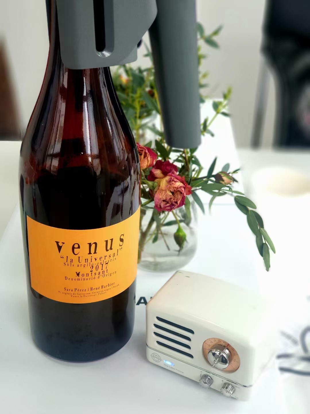 新派膜拜收藏款！至少可陈30年！与爱神维纳斯同名！膜拜庄名门之后！神仙眷侣为爱而酿！赠价值188元苹果水晶杯——西班牙圣山产区爱神维纳斯酒庄珍藏红葡萄酒