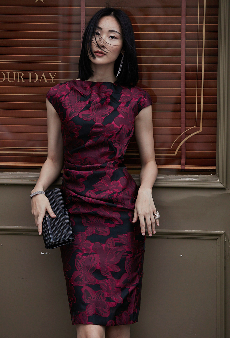 颈袖添香-连衣裙-“乱世佳人”J7280131A颈袖添香季新款短袖优雅气质修身印花连衣裙女中长款包臀裙J7280131A