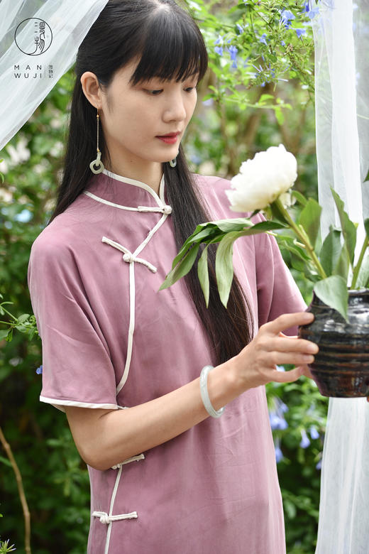 【漫物记】小满·铜氨丝彤管包边四分连袖旗袍 商品图4