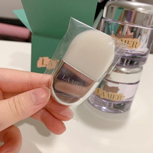 稀缺柜台tester 装 脖子不美造型全毁！新款海蓝之谜颈霜50mllamer紧致美颈霜改善颈部细纹颈膜 价值2410，
Lamer颈部精华霜🌸30+以上女性拥有 商品图11