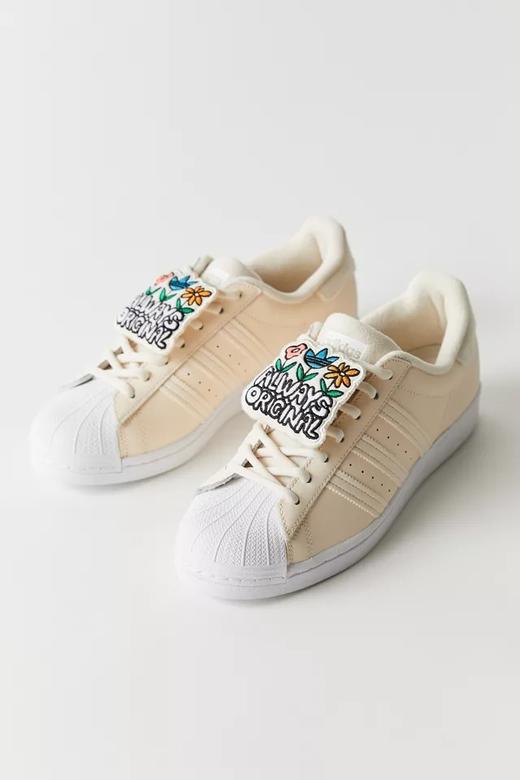 Adidas阿迪达斯限量花朵贝壳头鞋 5折有码！￥560直邮到手✈️ 商品图1