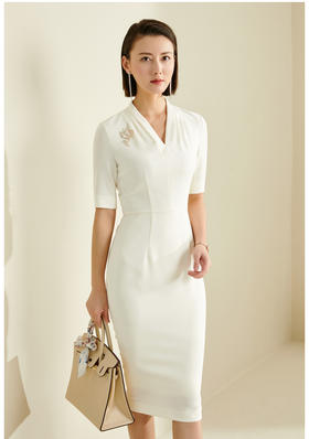 “情书白”连衣裙 独有一份纯粹, 白得清丽,白得明亮,白得优雅,白得单纯J8182255颈袖添香