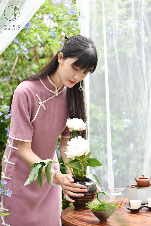 【漫物记】小满·铜氨丝彤管包边四分连袖旗袍 商品图7