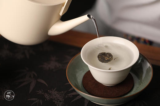 2022年老曼峨古树 普洱茶生茶（龙珠）100克 商品图3