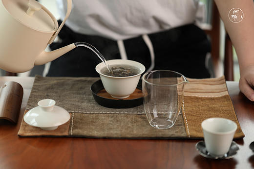 2022年曼松王子山 普洱茶生茶（龙珠） 100克 商品图4