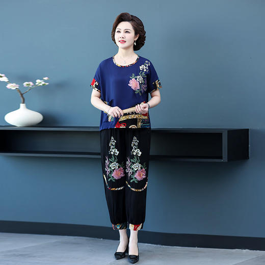 6IXTY-胖妈妈装夏装棉麻套装中老年短袖T恤女加肥加大码两件套 商品图1