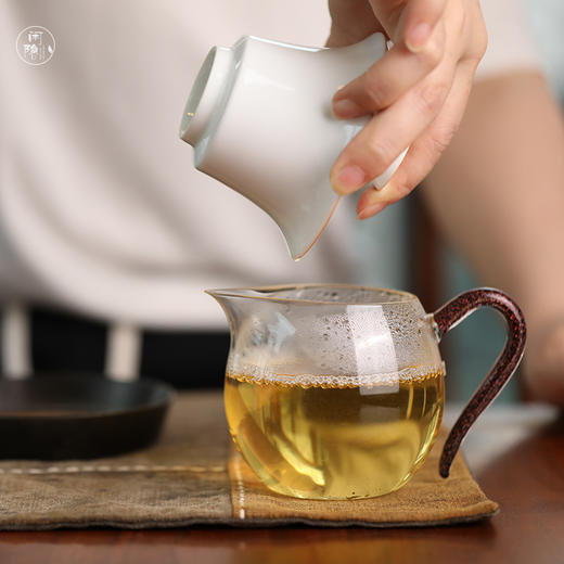 2022易武秘境 普洱茶（生茶）饼茶 200克/饼 商品图3