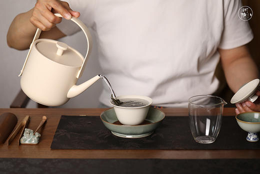 2022地界冰岛 古树单株普洱茶 生茶 200克/饼 商品图3