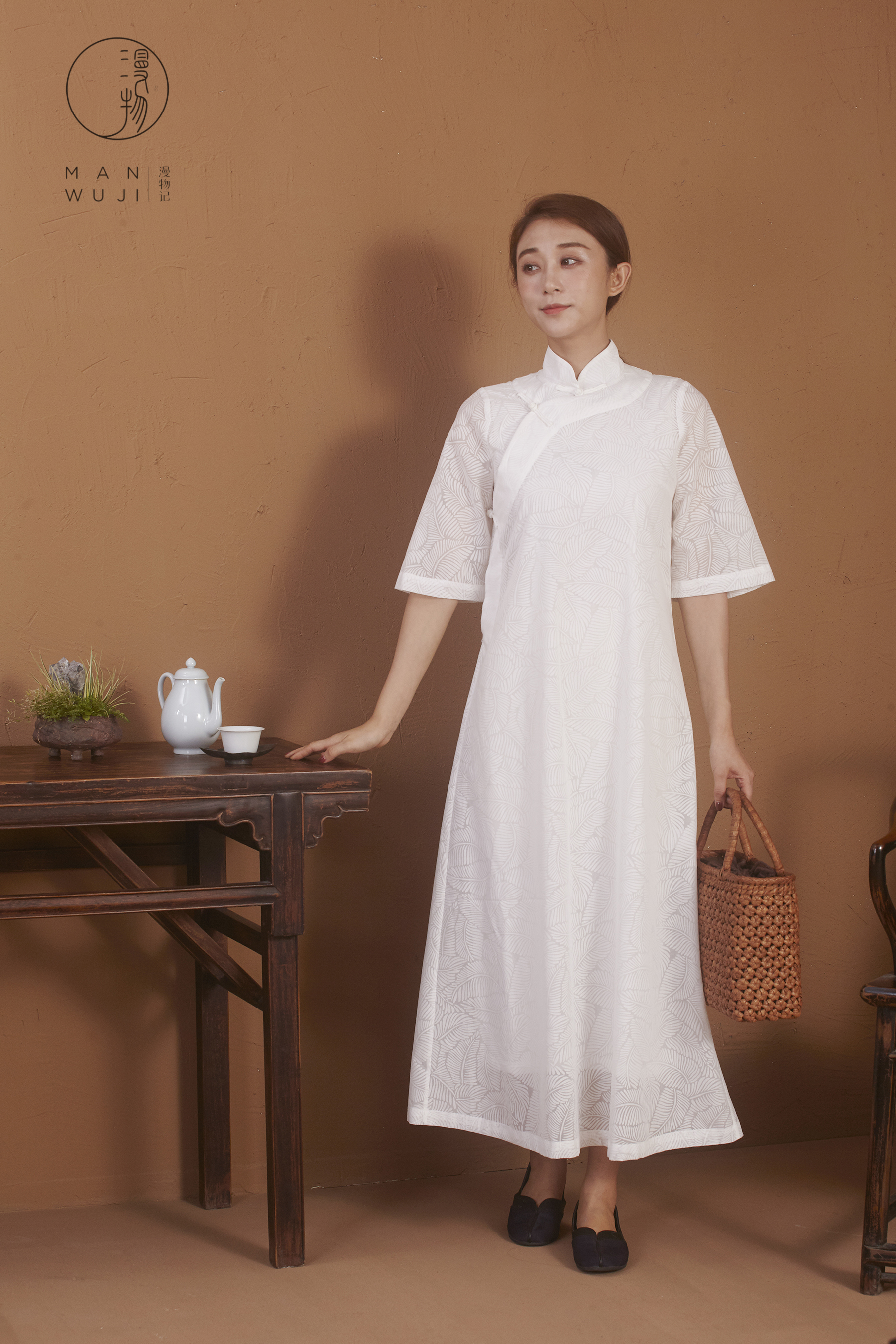 烂花棉连肩五分袖白色树叶纹旗袍（不含内搭）