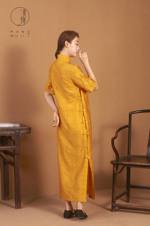 丝棉平肩四分袖金黄旗袍 商品图5