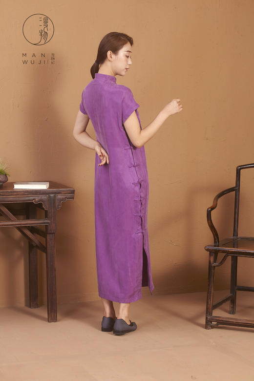 铜氨丝连肩袖紫色旗袍 商品图5