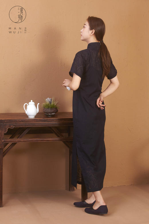 烂花棉连肩三分袖藏青树叶纹旗袍 商品图4