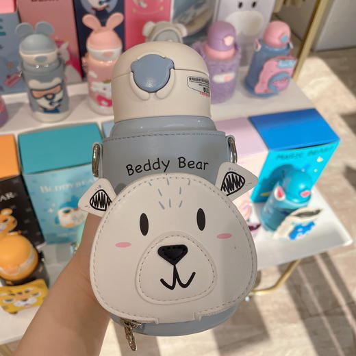 【品牌直发】【杯具熊熊抱儿童杯系列】保温杯 三杯盖 带吸管水壶创意萌杯宝宝水杯 540ml 商品图2